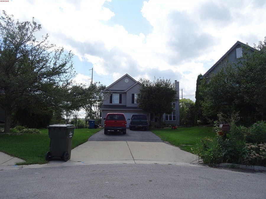 1st image of 9 S Lakewood Ct
