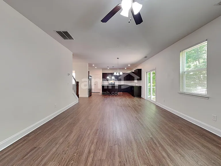 103 Kirk Dr — Photo 9