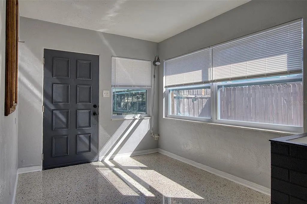 2 bed, 2.0 bath, 896 sqft, $1,850 — Photo 4