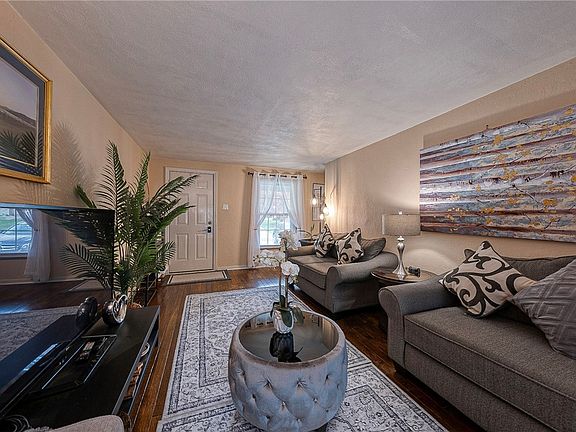 3rd image of 632 Highview Rd