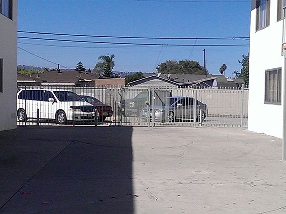 4th image of 1135-1141 Wilmington Blvd #355