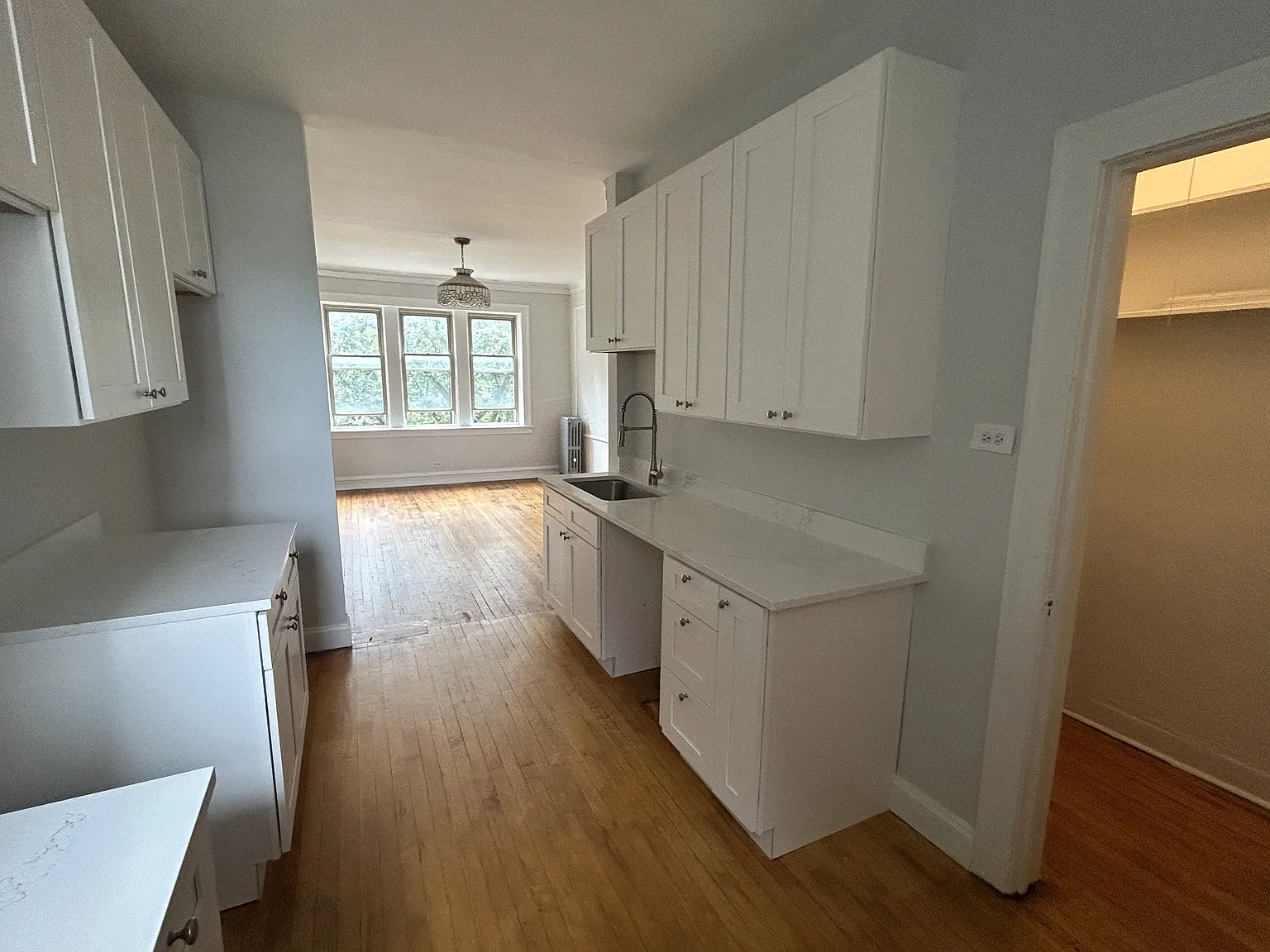 2 bed, 950 sqft, $2,795 — Photo 3
