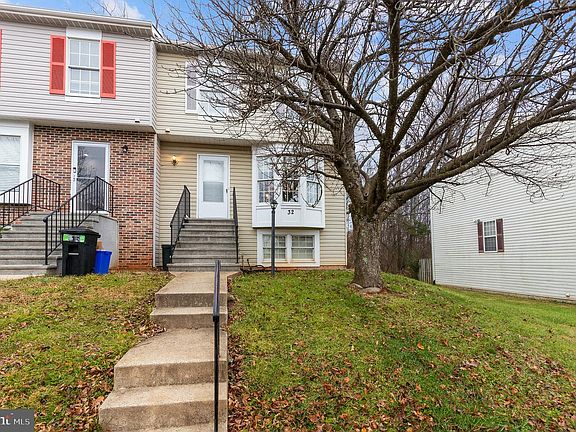 2nd image of 32 Cottonwood Ct