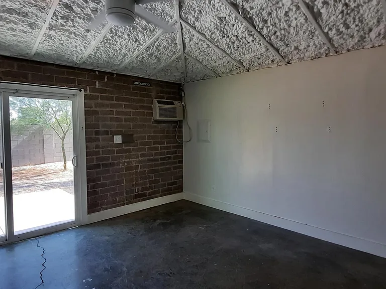 1804 W Roma Ave — Photo 8