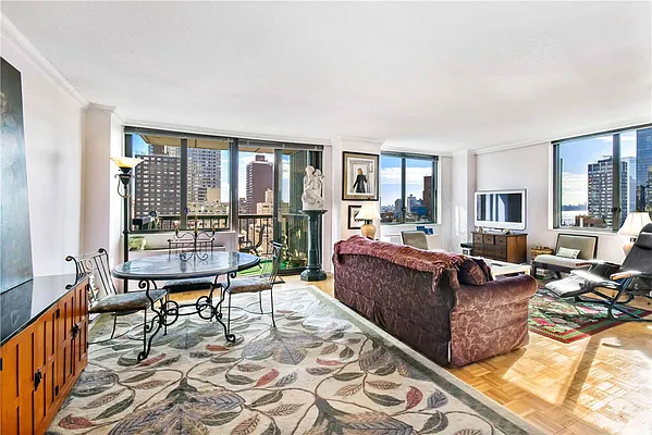 Sold by William Raveis Real Estate | media 14