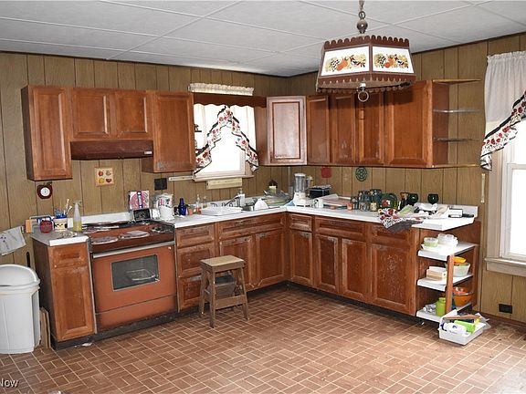 2nd image of 52140 Home St