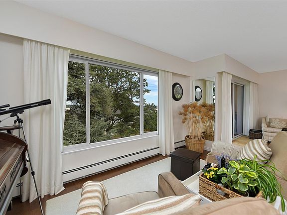 5th image of 2930 Cook St #305