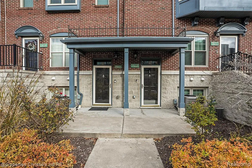 Building Photo - 2542 Woodward Ave