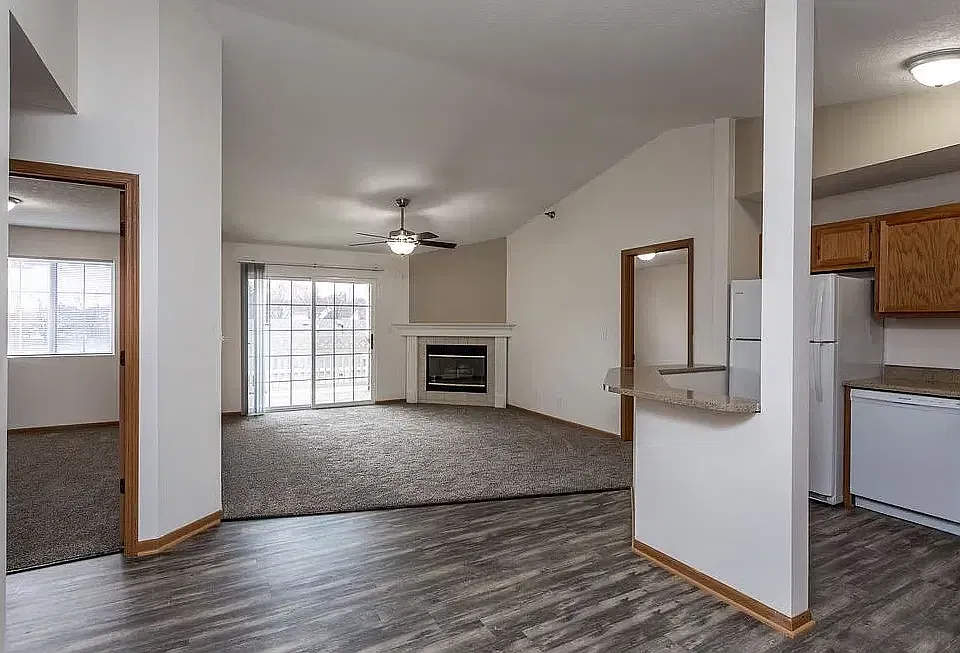 Crown Pointe Apartments