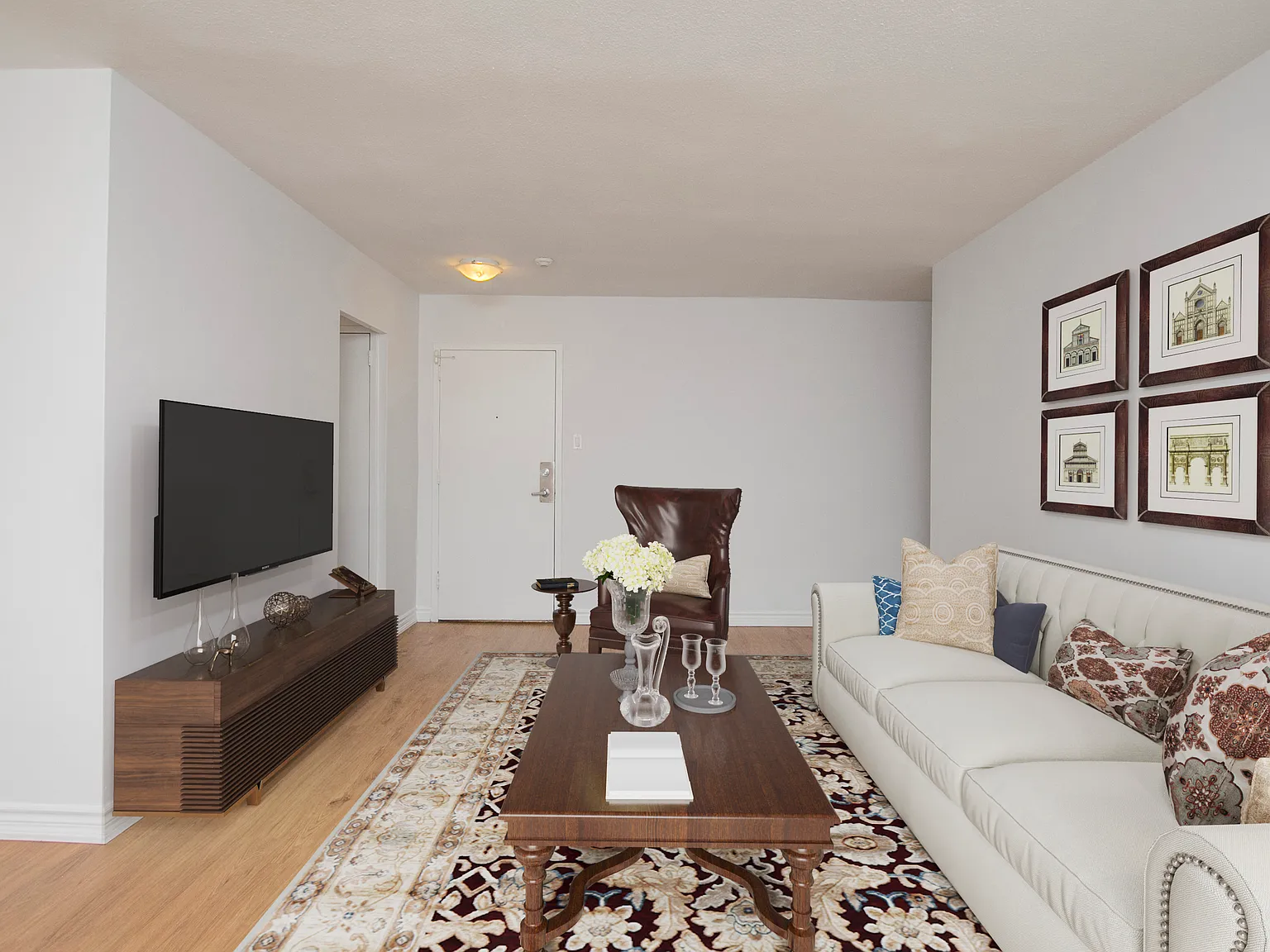 Churchill Court Apartments — Photo 4