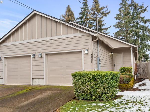 salem-oregon-2101567058 picture