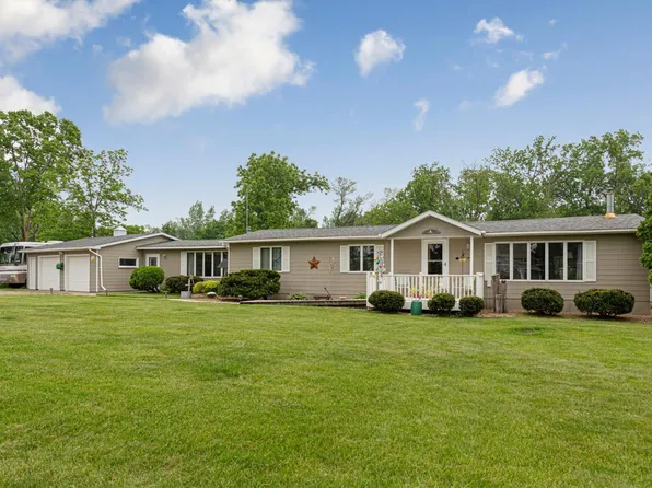 18221 Roberds Lake Blvd, Faribault, MN 55021