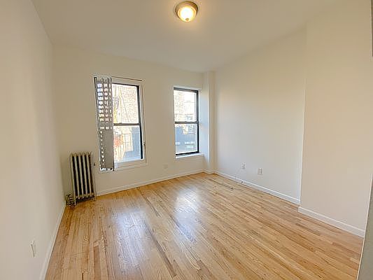 5th image of 2333 1st Ave #4R