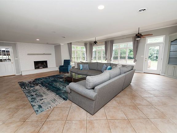 4th image of 1115 Edisto Dr