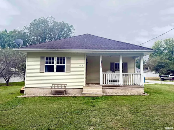 914 Chestnut Ave, Johnston City, IL 62951