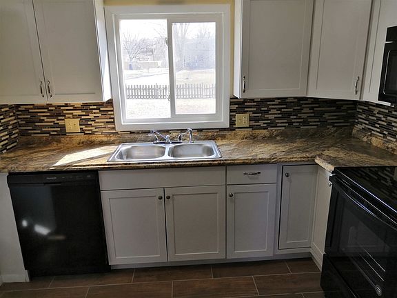3rd image of 5516 Monarch Dr