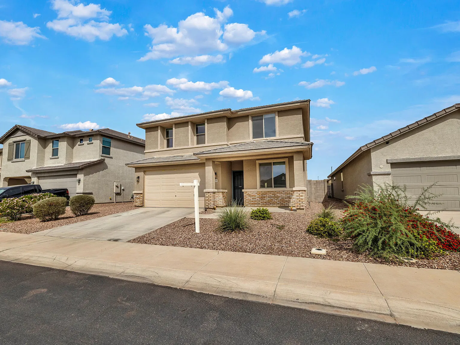 4 bed, 3018 sqft, $2,650 — Photo 3