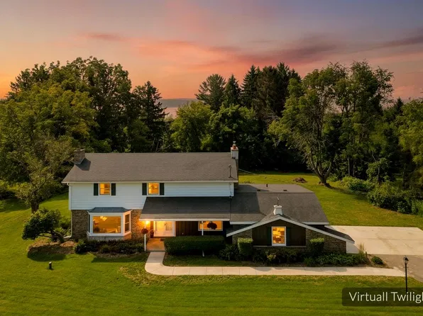 W2268 Ledgeview Rd, Green Lake, WI 54941