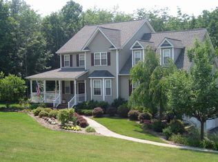 11 Country Woods Dr, Chester, NY 10918