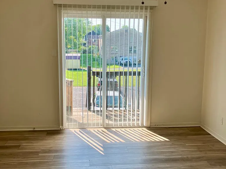 Meadow Pointe Apartments — Photo 4
