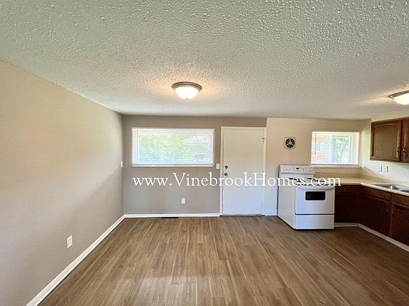 4th image of 3700 Waterbury Dr