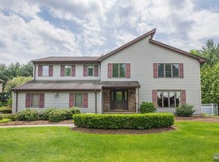 10 Country Ln, Mahwah, NJ 07430