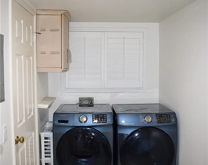 717 S Glenhurst Dr — Photo 28