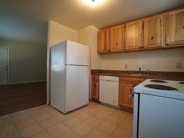 1912 Cascade Ln — Photo 7
