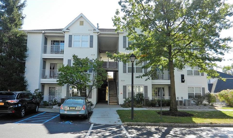 1st image of 1735 Waterford Dr
