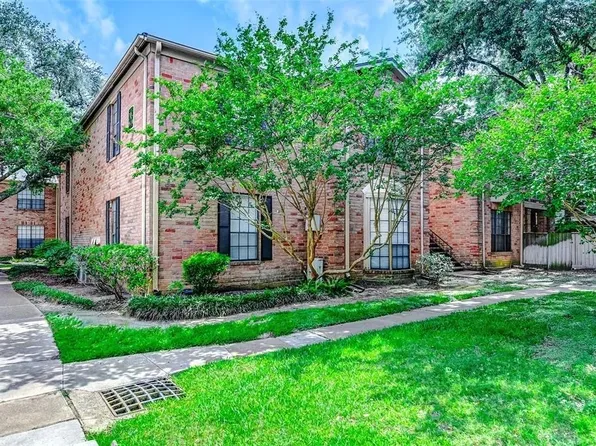 2255 Braeswood Park Dr APT 200, Houston, TX 77030