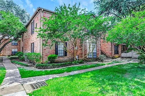 2255 Braeswood Park Dr #200 Photo 1