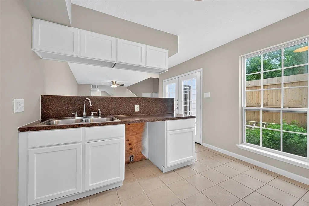 3 bed, 2.5 bath, 1728 sqft, $1,600 — Photo 4
