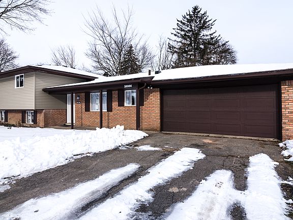 2nd image of 28986 Glenarden St