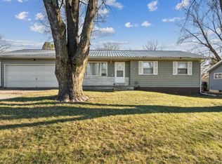 702 Eldora Rd, Hudson, IA 50643