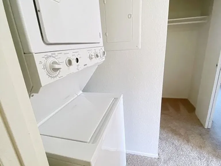 4446 Reka Dr — Photo 13