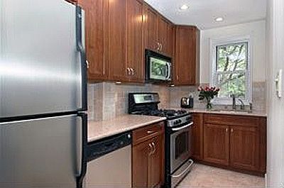 1st image of 320 E 35th St APT 2E