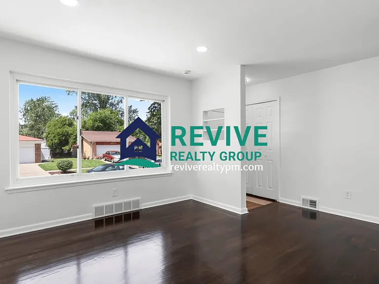 21374 Ithaca Ave — Photo 4