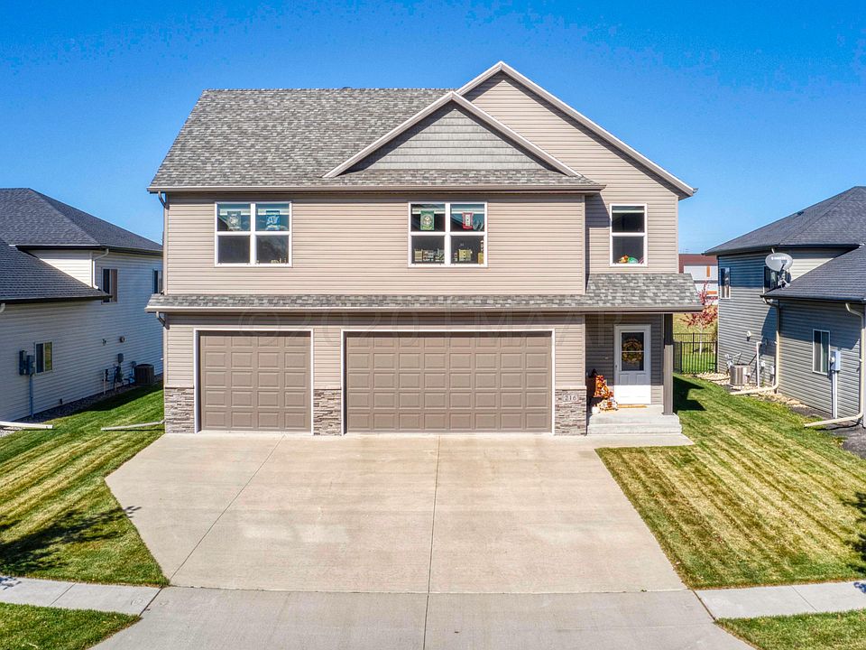 1st image of 216 34th Ave E