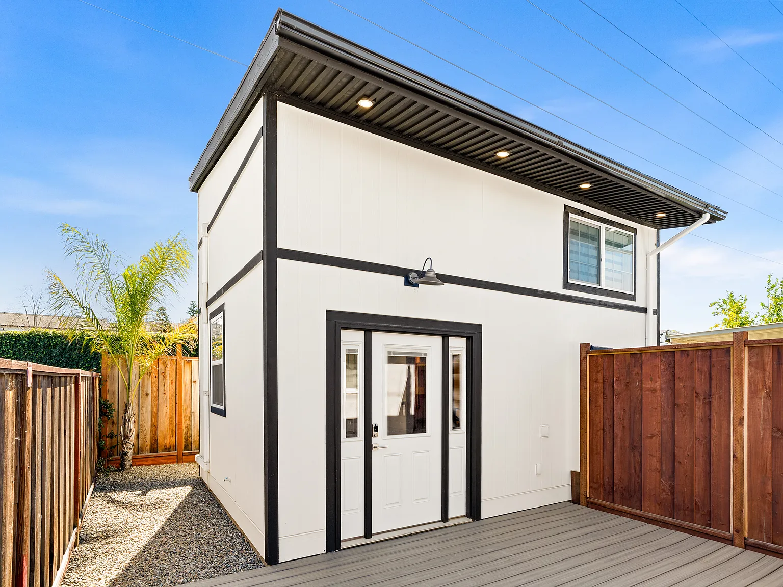 809 El Rancho Dr — Photo 1