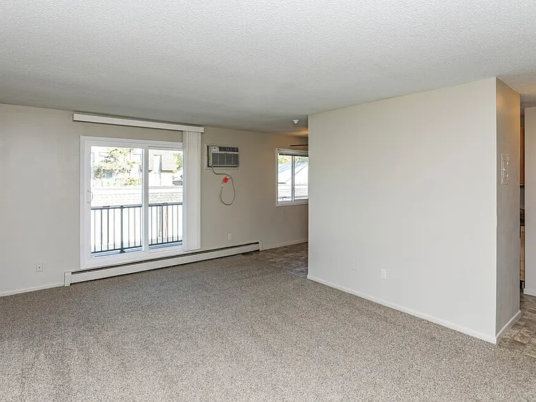 MV Apartments — Photo 6