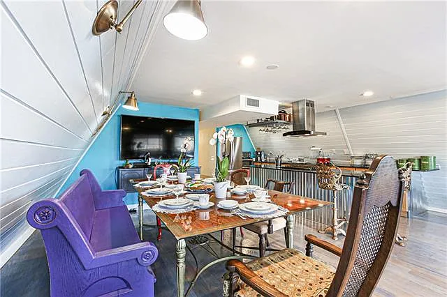 3 bed, 3.0 bath, 3000 sqft, $4,900 — Photo 3