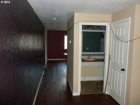 3rd image of 1991 Meadowood Loop