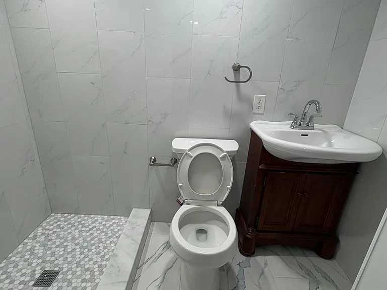 131 Westdale Rd — Photo 4