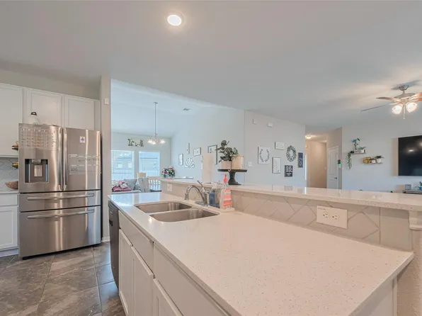 2446 Palisade Crest Dr, Rosharon, TX 77583