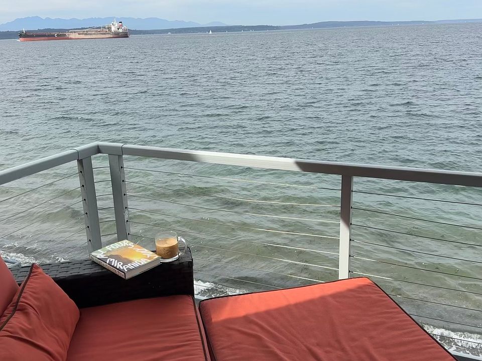 Outdoor deck