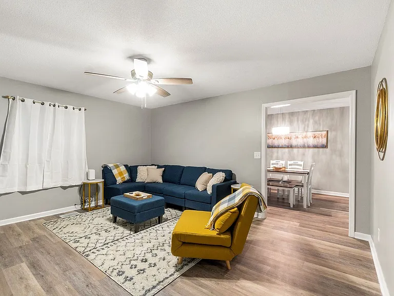 1207 Timbers Ln — Photo 24