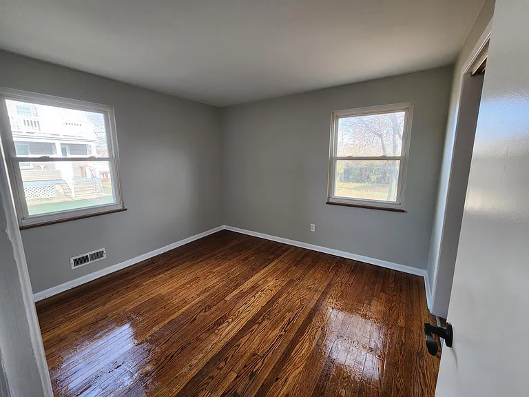 5985 Ridge Rd — Photo 13