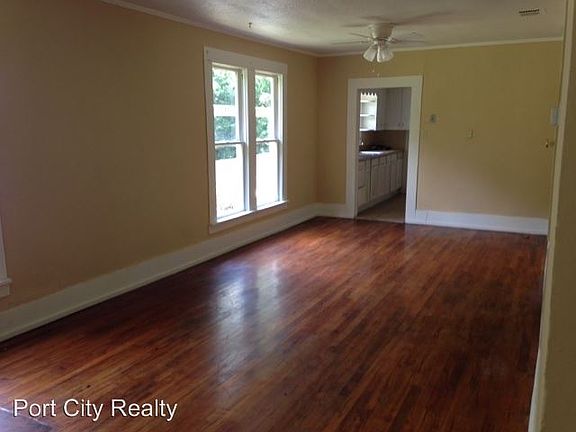 5th image of 6107 Lexington Ave