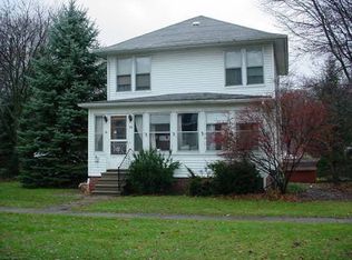 36 Rippon Ave, Hillsdale, MI 49242