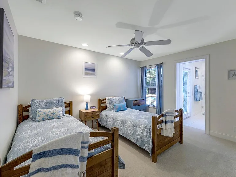 757 Binnacle Dr — Photo 23